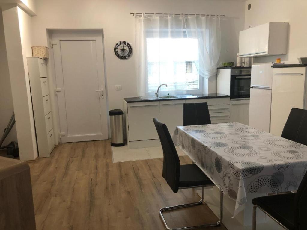 Apartmaji Meduza 2 Apartment Izola Ngoại thất bức ảnh
